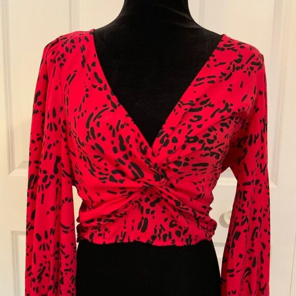 Vero Moda Red Black Print Twist Front Long Sleeve Cropped Top Large - Picture 3 of 12